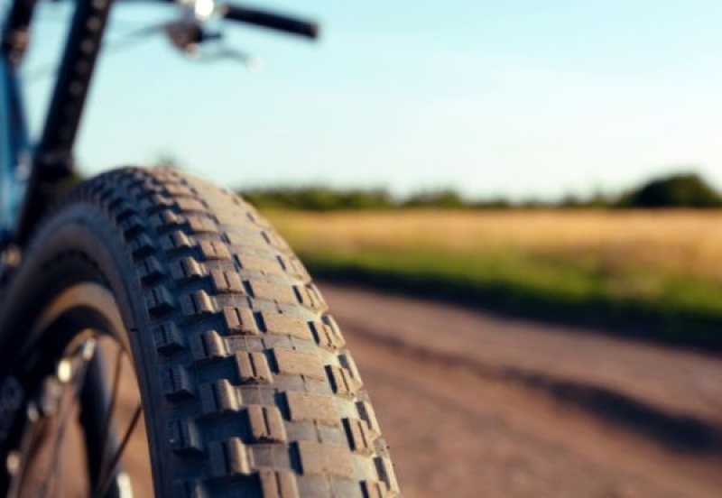Zrozumienie rozmiarów kół rowerowych: Jak wybrać właściwe dla Twojego roweru